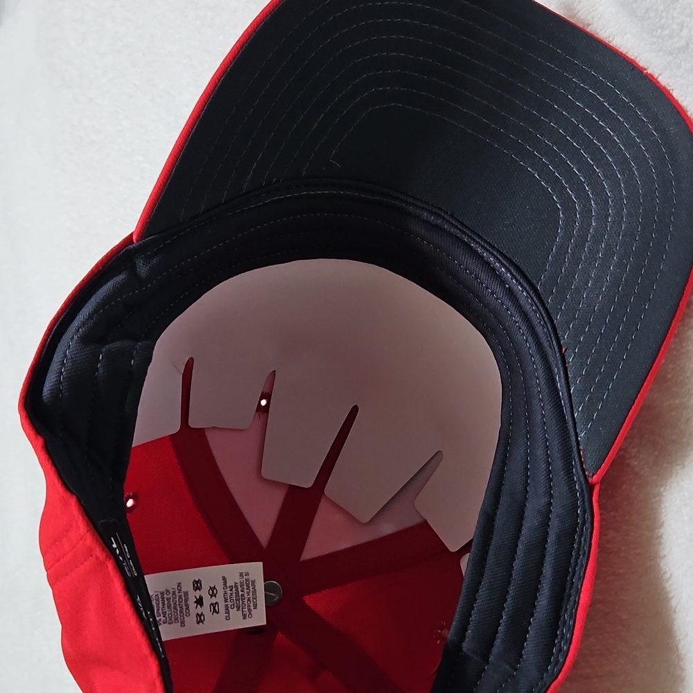 Nike Red Club Cap - Picture 4 of 5